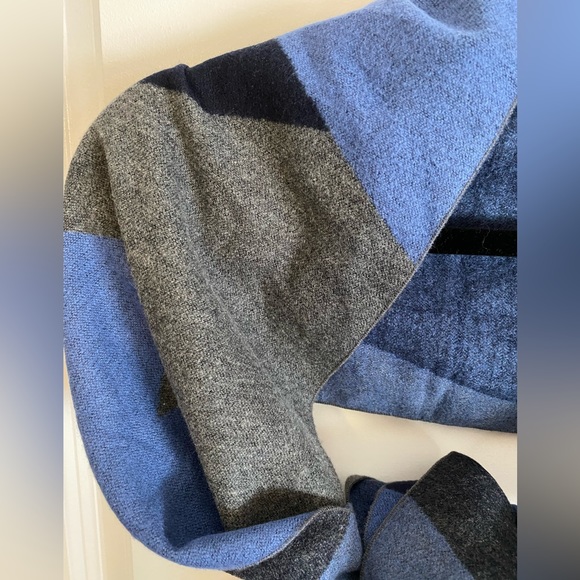 Chelsey by Joseph Super Soft 100% Silk Scarf Navy Blue Gray Black - Picture 6 of 7